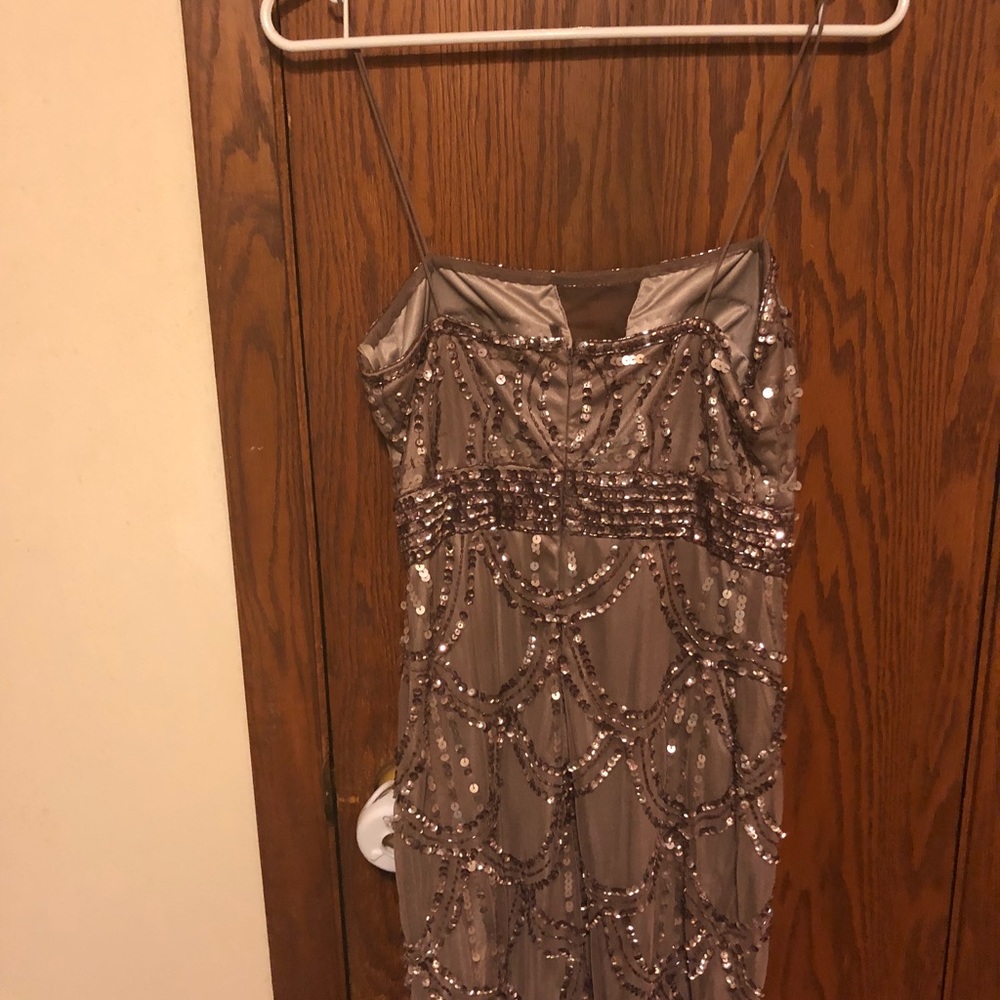 Beautiful party Dress - Picture 3 of 3
